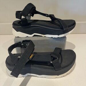 $90 Teva Jadito Universal Platform Sandal 1117070 women’s black Velcro sz 9